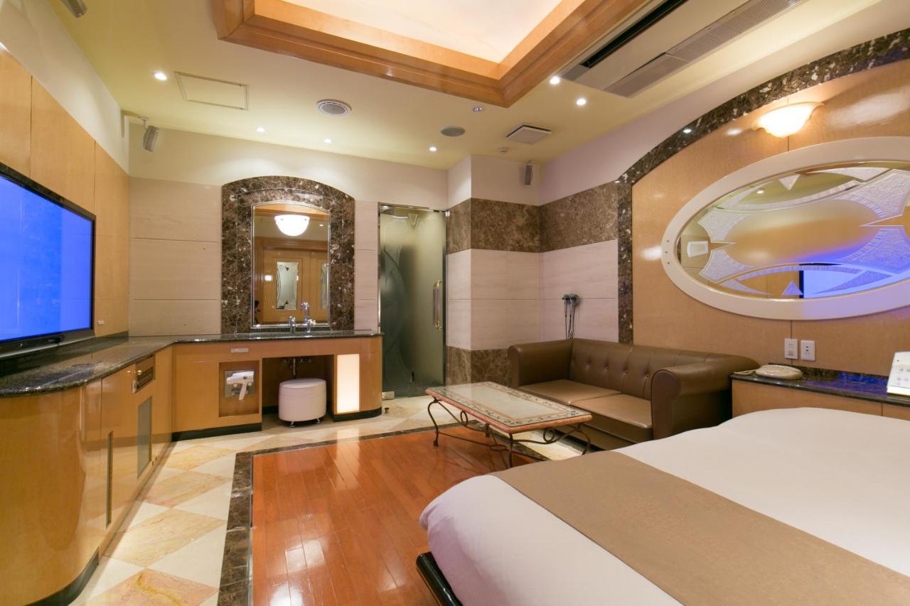 Hotel D-Wave Shinjuku（Adult Only) Токио Экстерьер фото