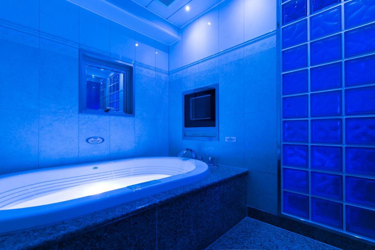 Hotel D-Wave Shinjuku（Adult Only) Токио Экстерьер фото